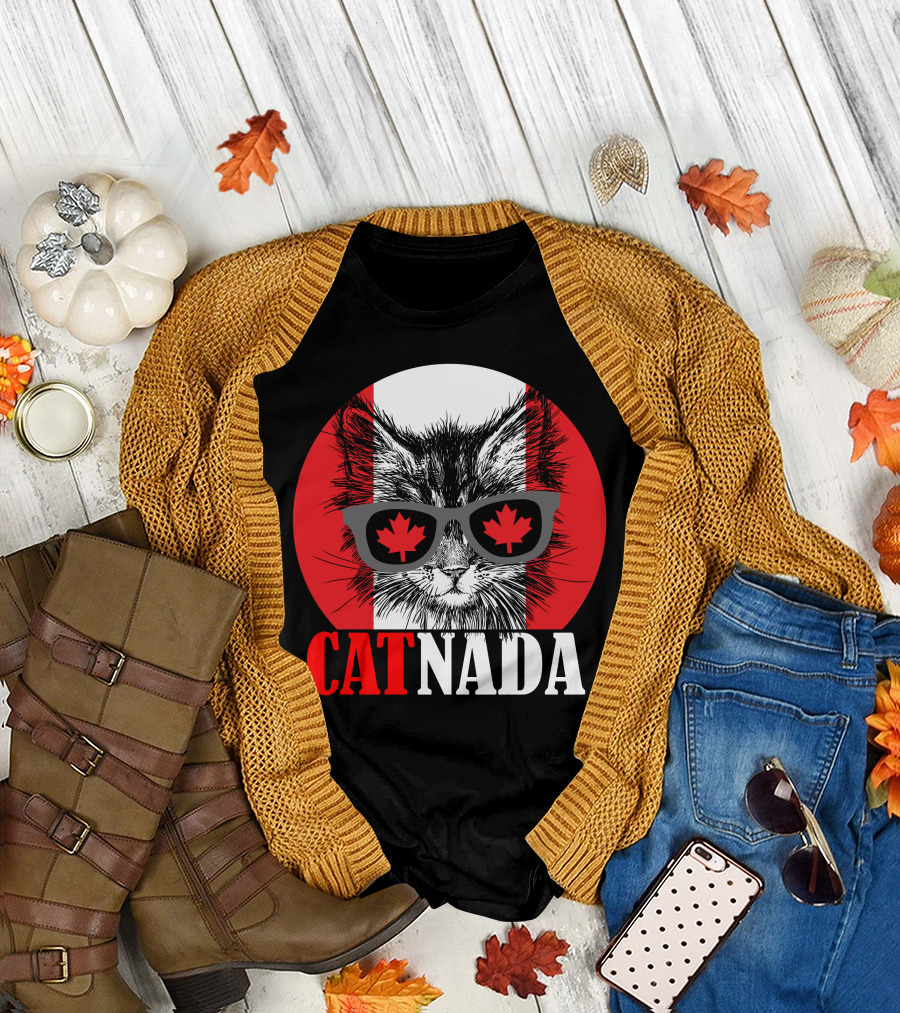 Catnada Canada Cat Maple Leaf Sunglasses T-Shirt