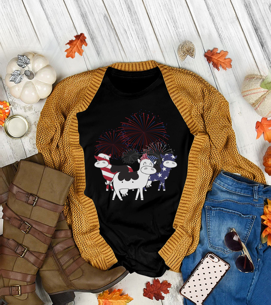 Cow American Flag Patriotic 4th Of July Fireworks T-Shirt