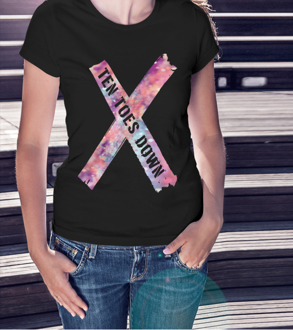 Deestroying Ten Toes Down Ttd Bokeh Cross T-Shirt