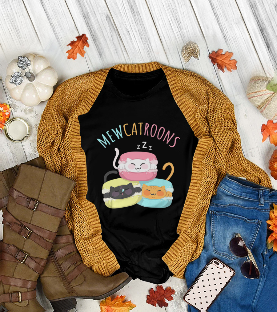 Mewcatroons Kitty Cat Macaroon Zzz Funny Cookie Pun with Sleeping Cats T-Shirt