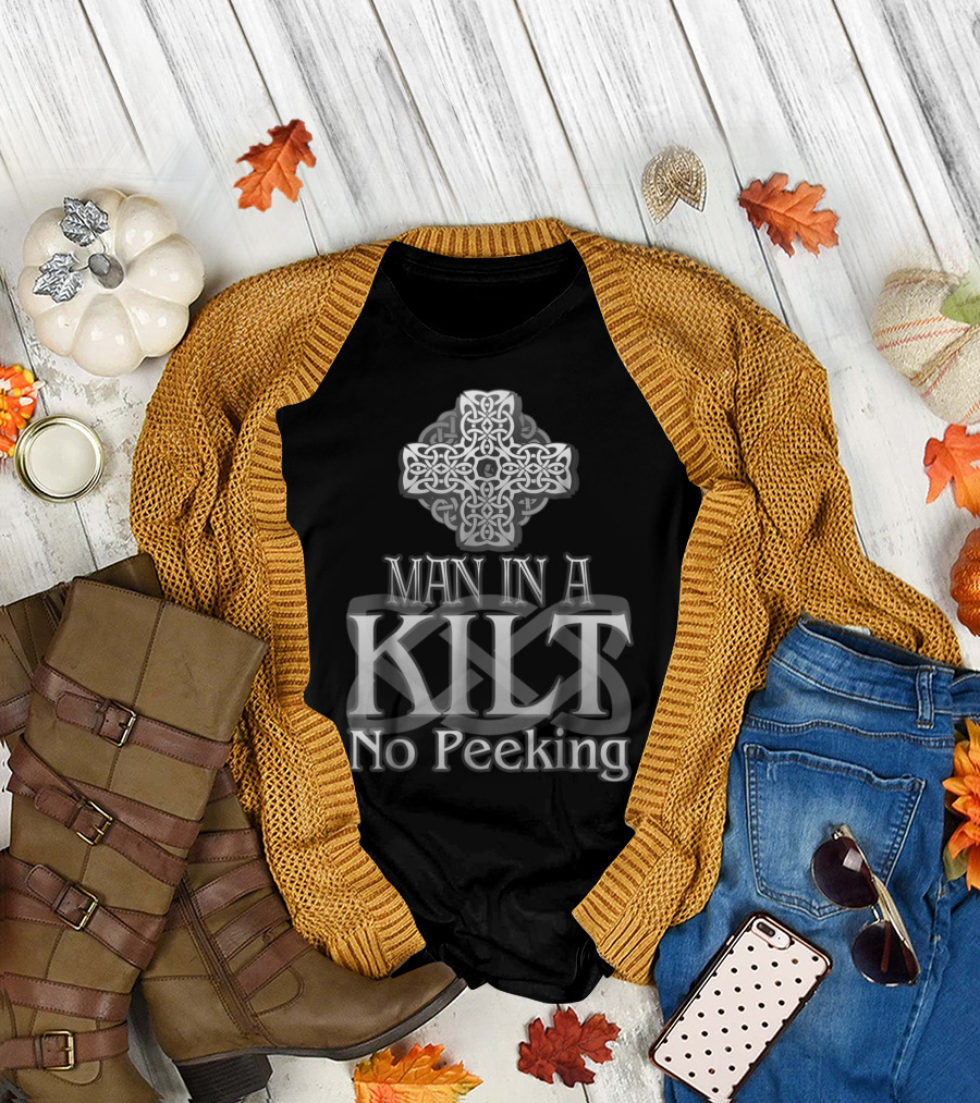 Man in a Kilt No Peeking Celtic Cross T-Shirt