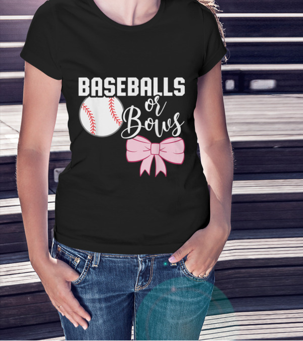 Baseballs Or Bows Gender Reveal Team Boy Or Team Girl T-Shirt