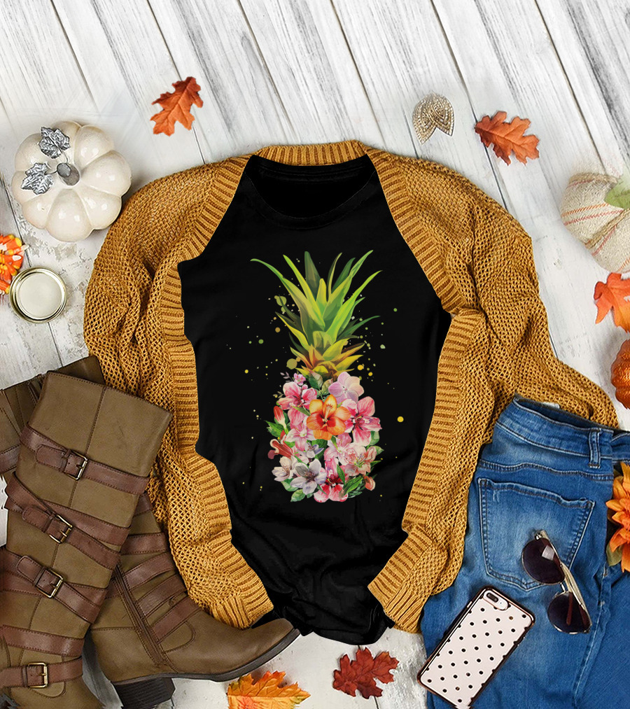 Pineapple Floral Hibiscus Aloha Hawaii Women Vintage Hawaiian T-Shirt