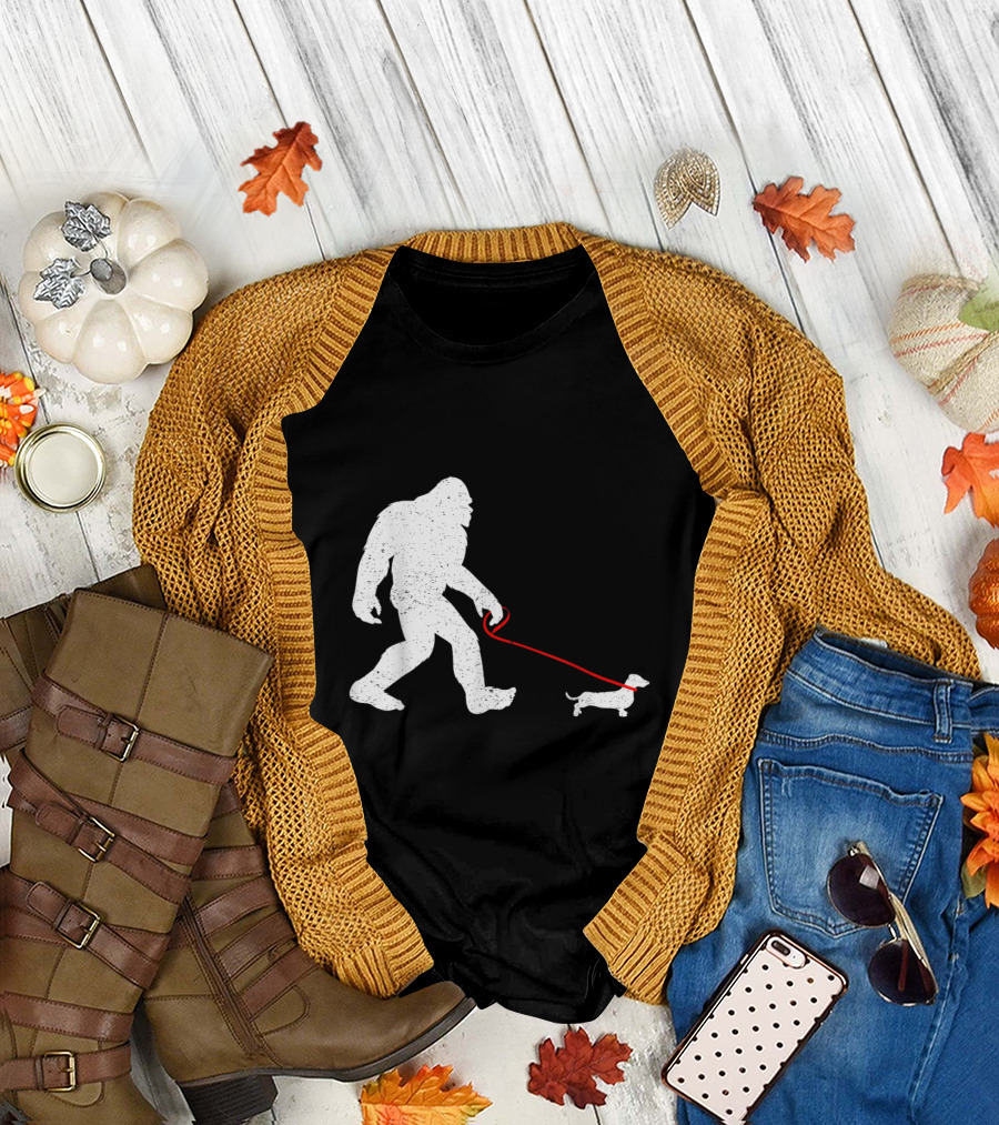Funny Bigfoot Sasquatch Walking Dachshund Weiner Dog Vintage T-Shirt