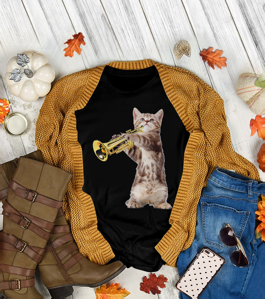 Vintage Cat Playing Trumpet for Birthday Christmas T-Shirt