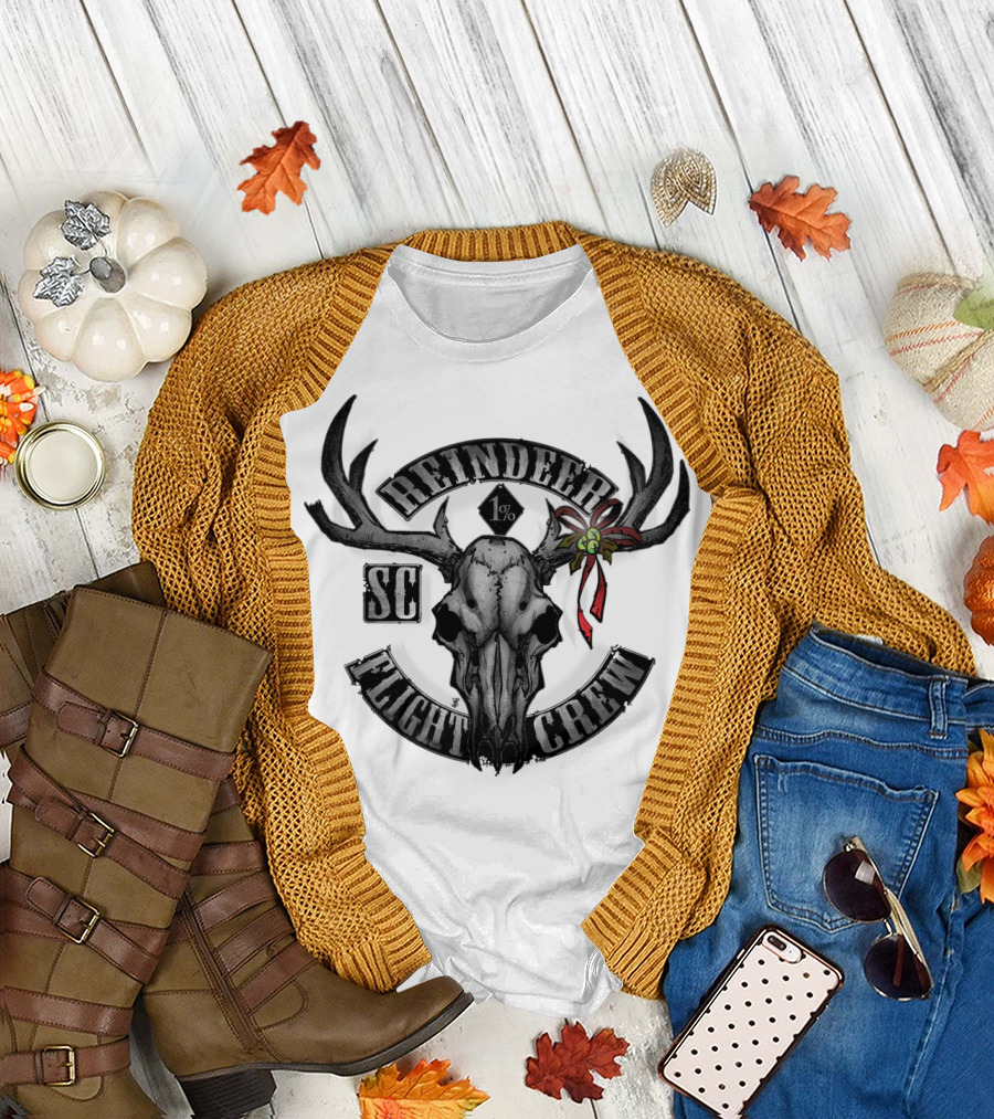 Reindeer Flight Crew SC 1% Antler Skull with Mistletoe T-Shirt