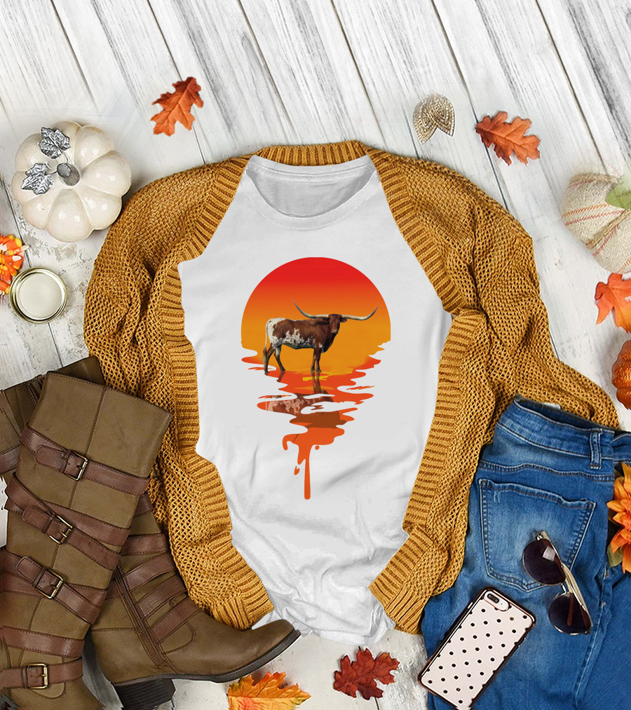 Vintage Texas Longhorn Sunset Reflection T-Shirt