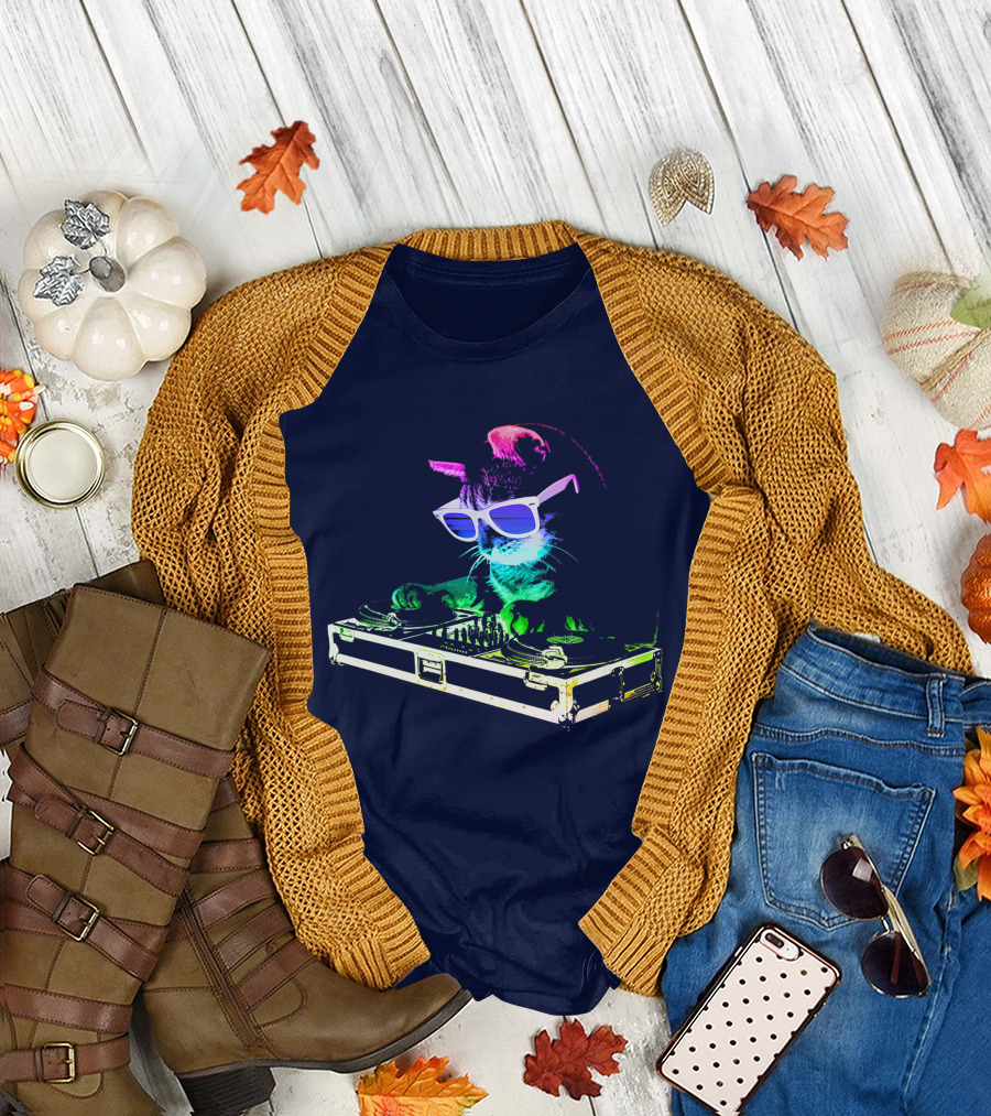 House Cat Rainbow DJ Cat Kitty Wearing Sunglasses at Turntable T-Shirt
