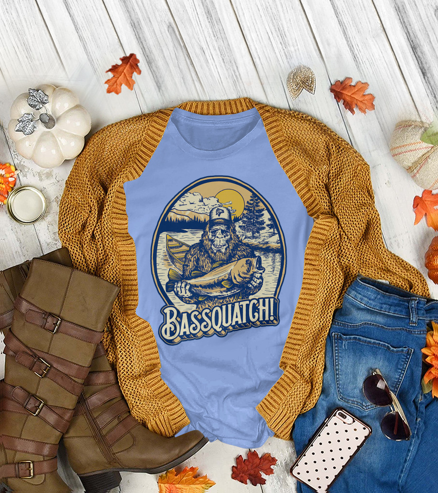 Bassquatch Funny Bigfoot Fishing Sasquatch with Bass Catch T-Shirt