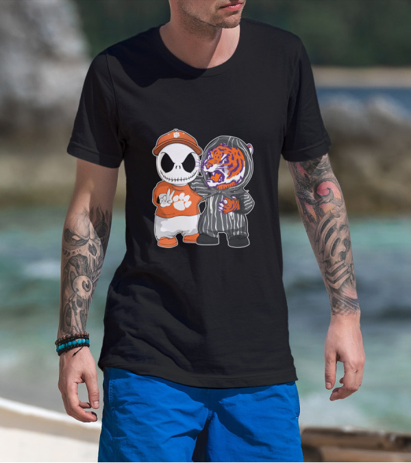 Jack Skellington Clemson Tigers Fan With Tiger Mascot Hugging T-Shirt