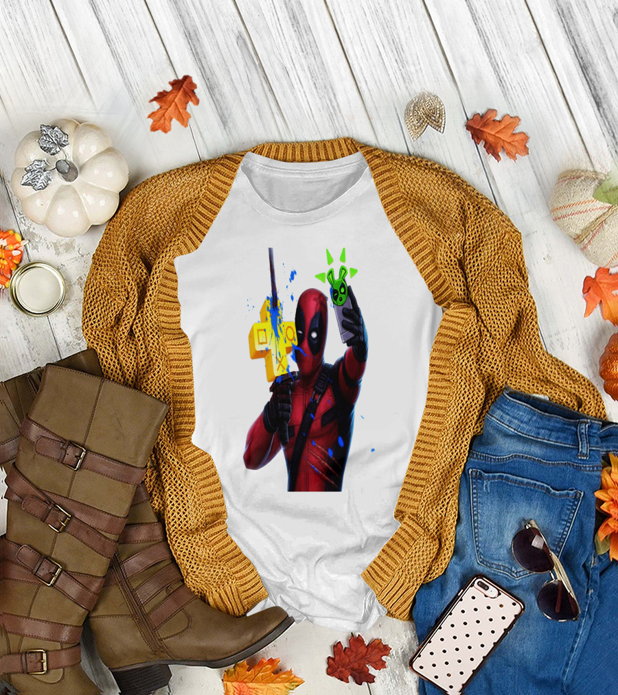 DEADPOOL VIDEOGAME GAMER SELFIE WITH ICONIC CONTROLLER AND GREEN BOMB SYMBOLS T-Shirt