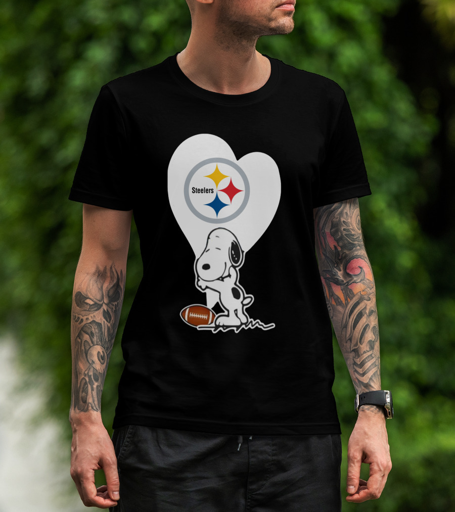 Pittsburgh Steelers Snoopy Heart And Football T-Shirt