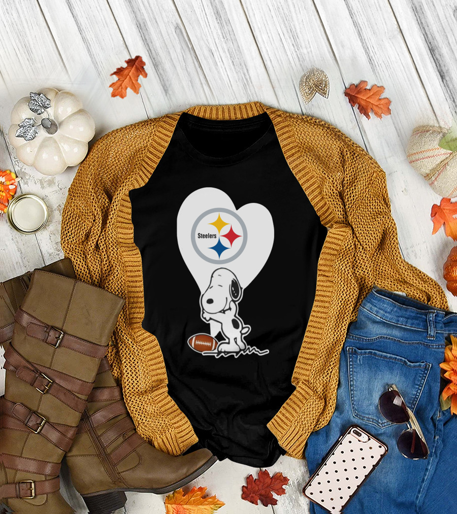 Pittsburgh Steelers Snoopy Heart And Football T-Shirt