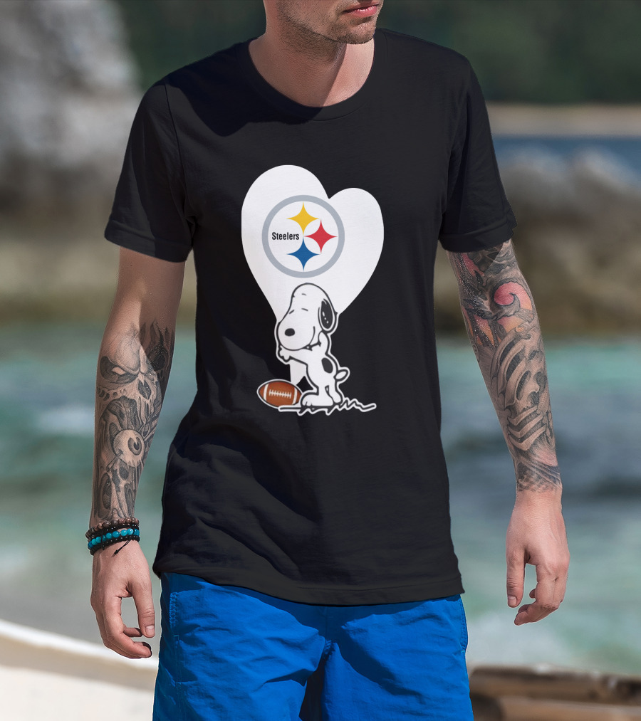 Pittsburgh Steelers Snoopy Heart And Football T-Shirt