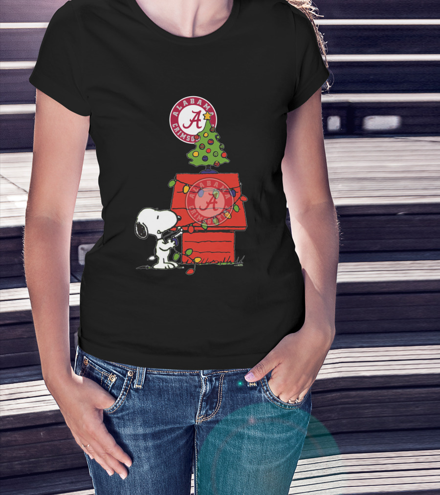 Alabama Crimson Tide Snoopy Christmas Tree Doghouse T-Shirt