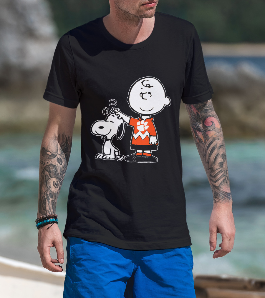 Clemson Tigers Football Paw Print On Charlie Brown With Snoopy T-Shirt