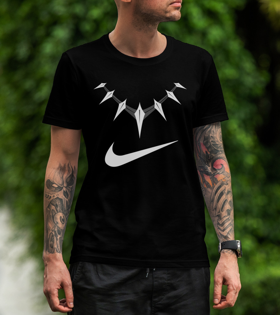 Nike Avengers Cool Black Panther Necklace Swoosh T-Shirt