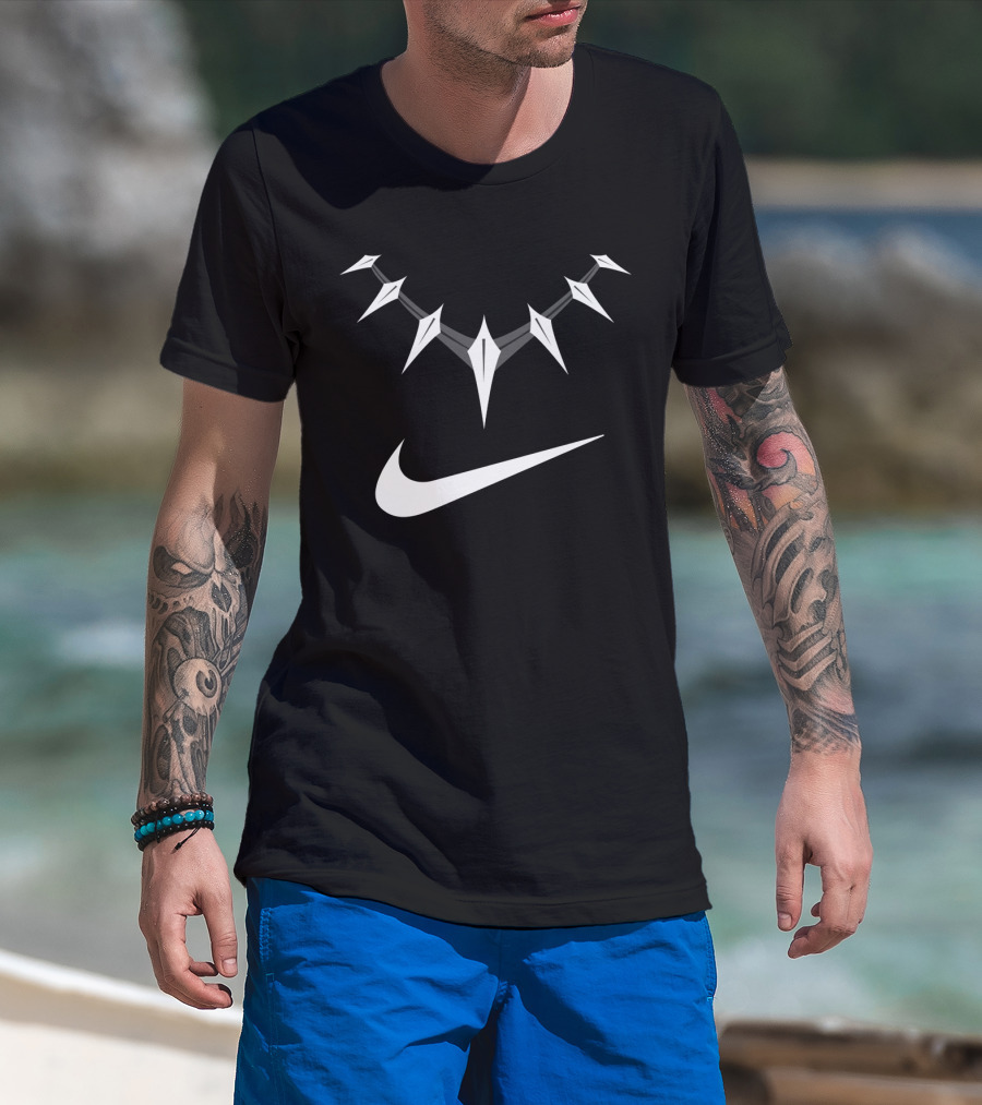 Nike Avengers Cool Black Panther Necklace Swoosh T-Shirt