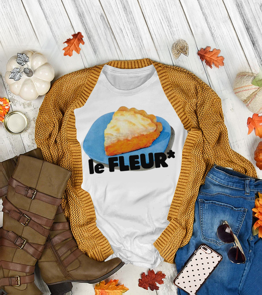Le Fleur Pie Slice on Blue Plate T-Shirt