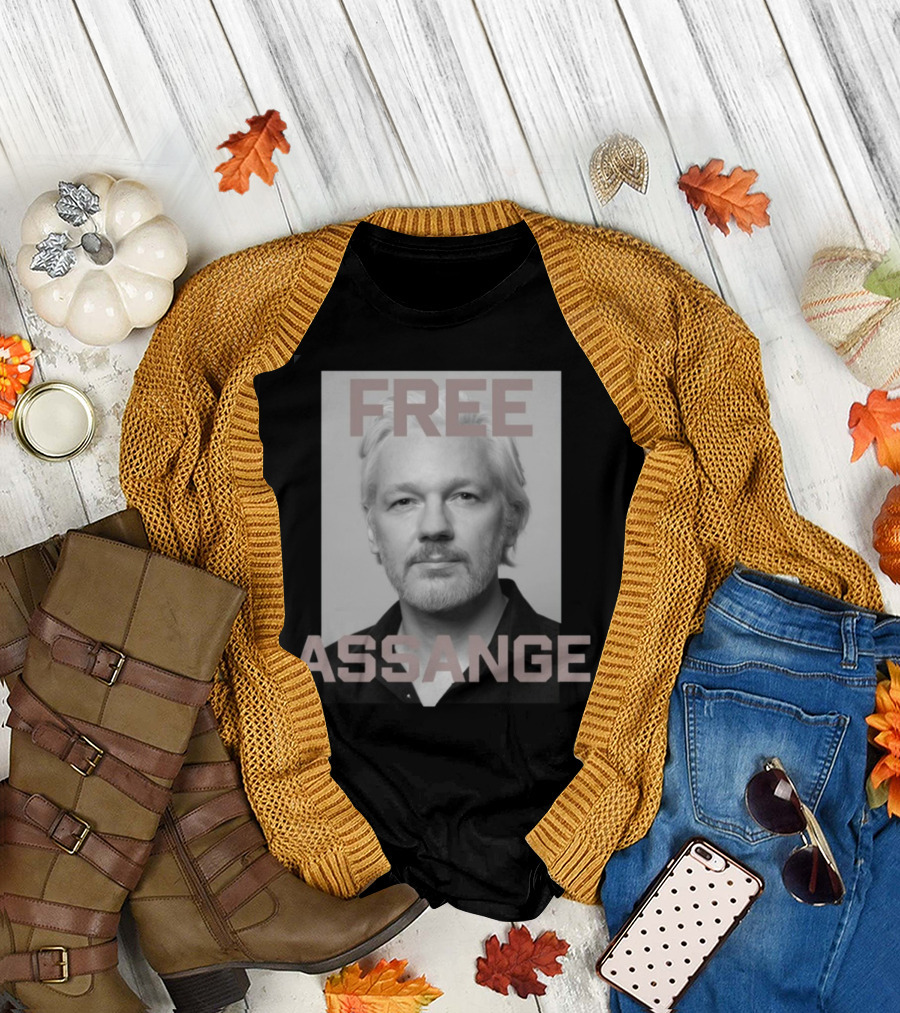 Kari Lake Wearing Free Assange T-Shirt