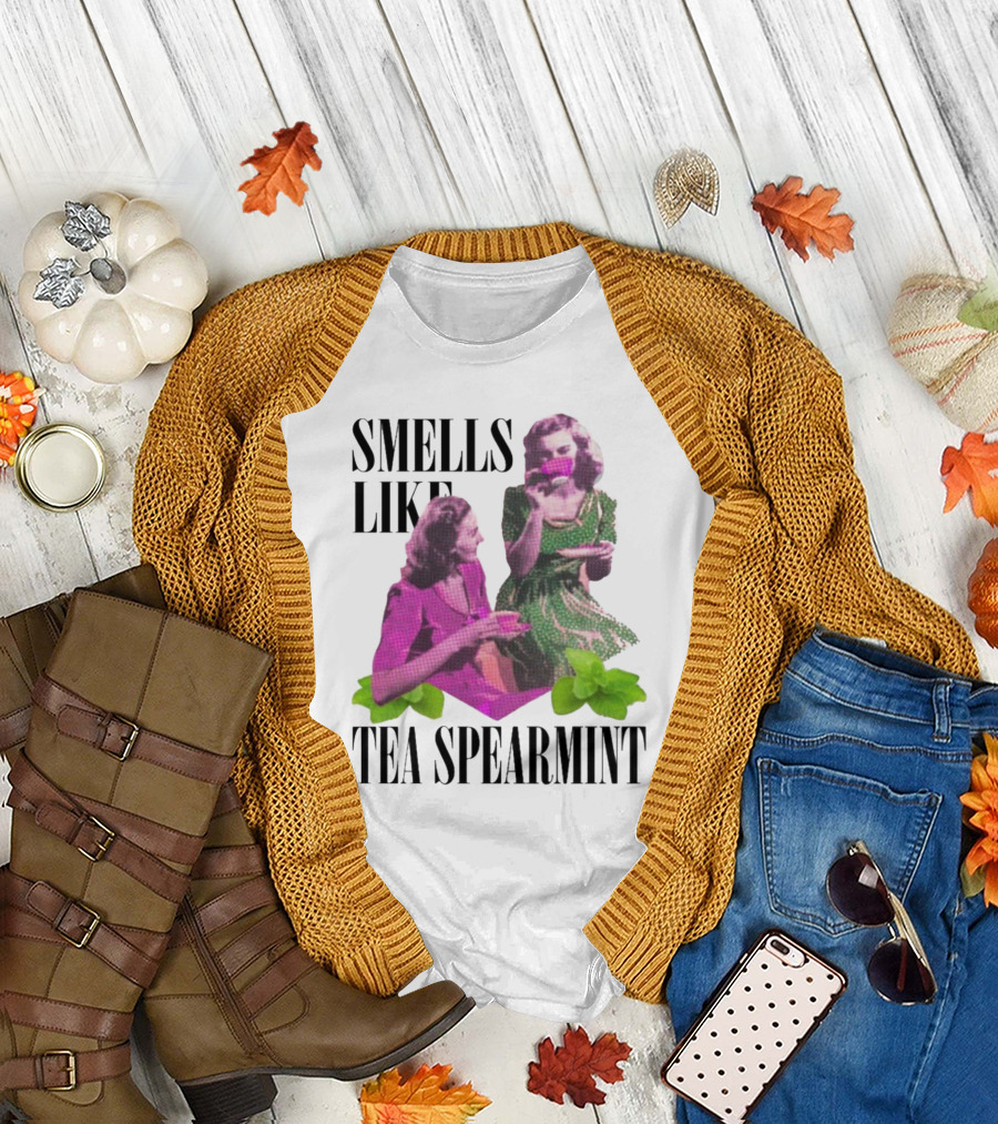 Smells Like Tea Spearmint Retro Women Green Pink Cups T-Shirt