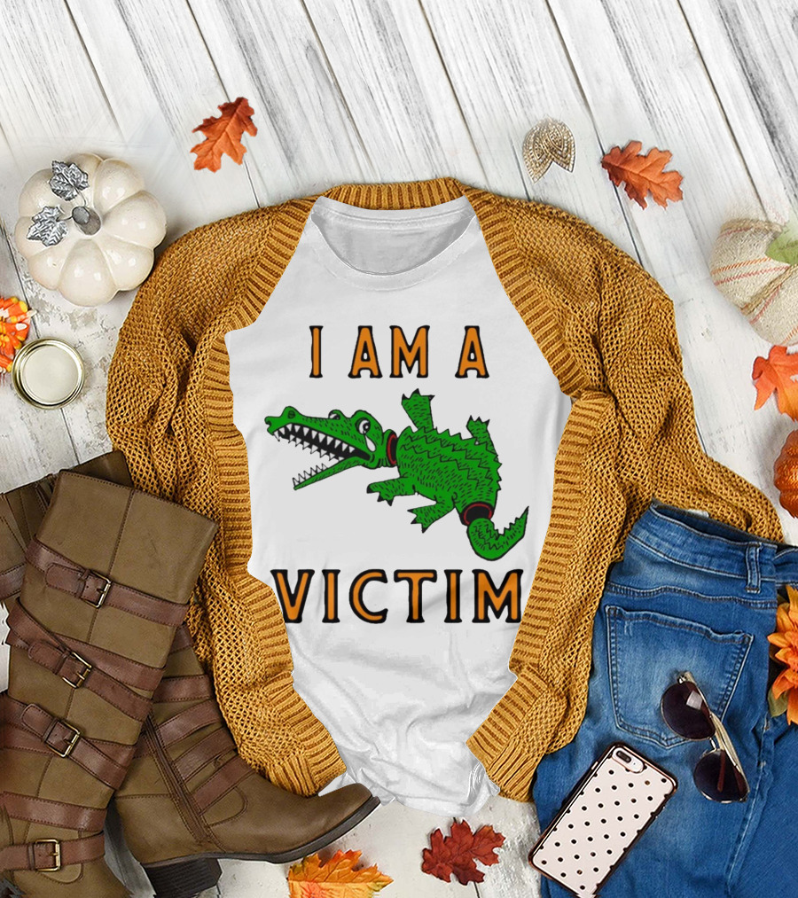 I Am A Victim Green Crocodile Cartoon T-Shirt