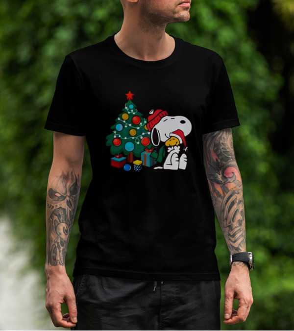 Snoopy And Woodstock Celebrating Christmas By The Tree T-Shirt