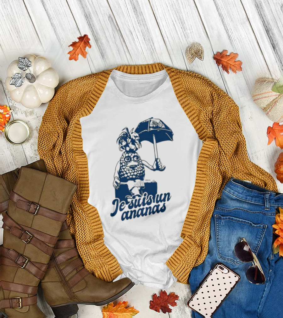 Retrokid Je Suis Un Ananas Pineapple Character with Umbrella T-Shirt