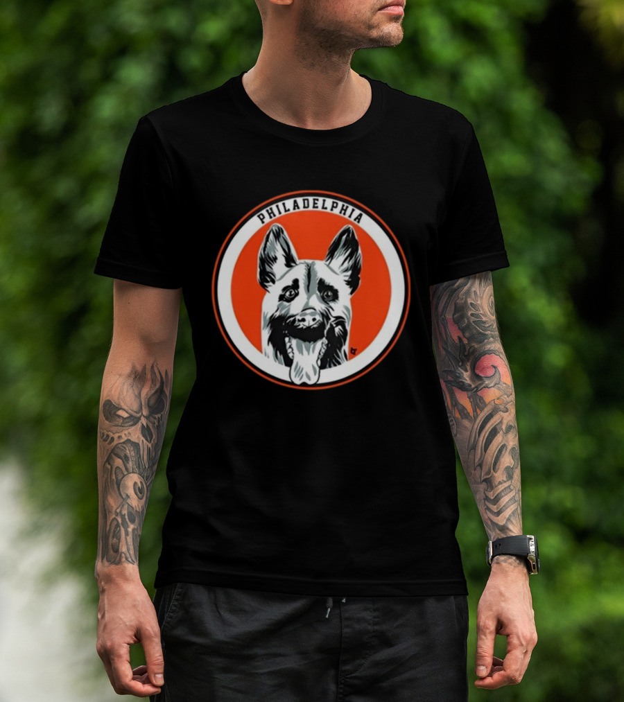 Philadelphia Dogs Hockey Team Circle T-Shirt