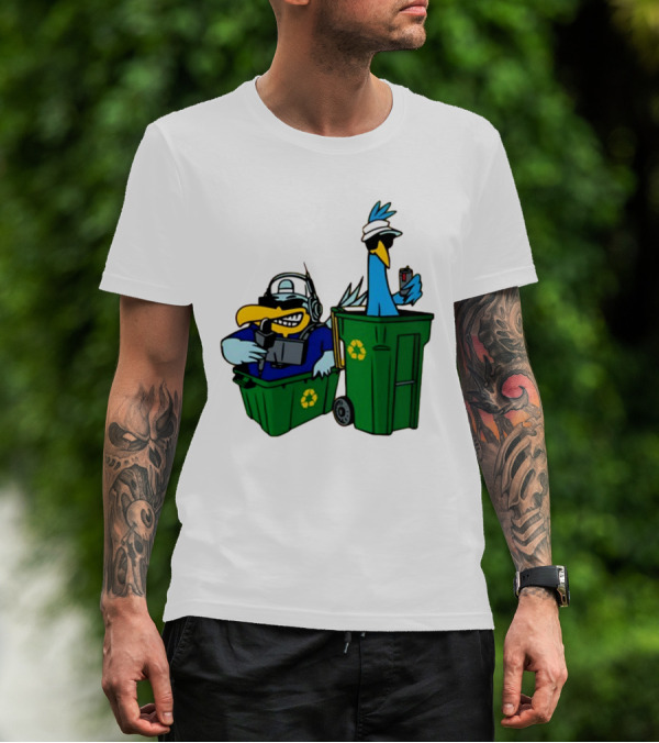 Fairwayjockey Birdie Juice The People’S Birdies Golf Duo Recycling Bins Image T-Shirt