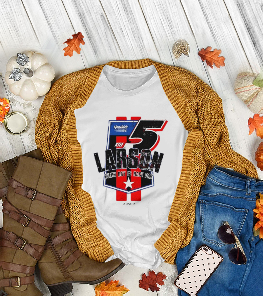 Kyle Larson Hendrick Motorsports Number 5 Every Day is Race Day Flag T-Shirt