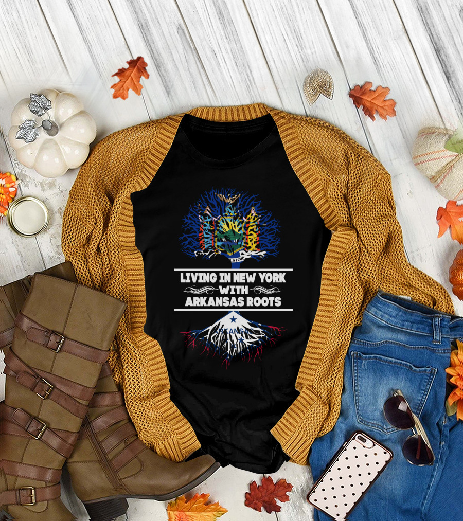 Living in New York With Arkansas Roots New York State Symbol and Arkansas Flag Elements T-Shirt