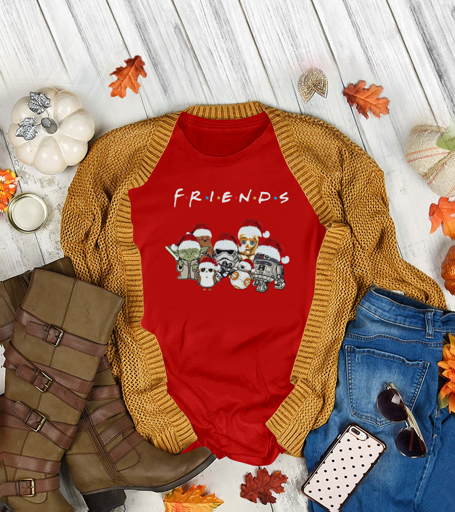 Star Wars Characters Yoda Chewbacca Porgs Stormtrooper R2 D2 C 3PO BB 8 Friends TV Show Christmas Santa Hats T-Shirt