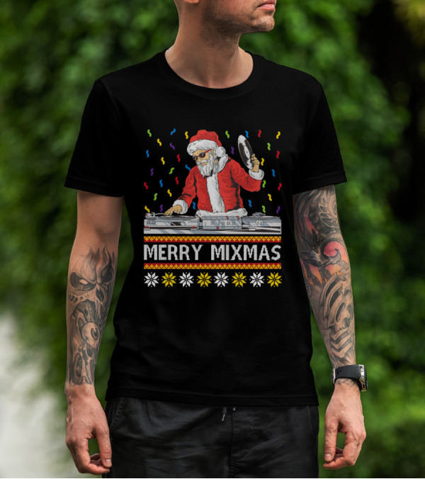 Santa DJ Merry Mixmas Festival DJing With Turntable And Vinyl T-Shirt