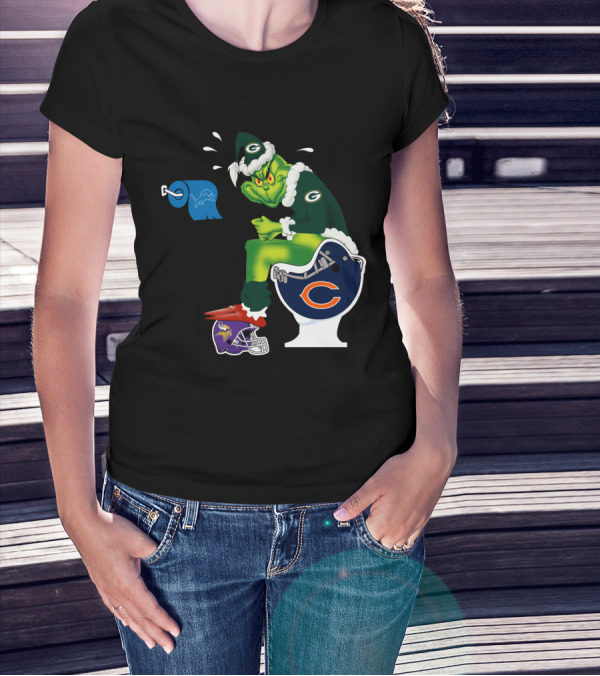 Packers Grinch Sitting On Bears Toilet Using Lions Paper With Vikings Helmet Shoes T-Shirt