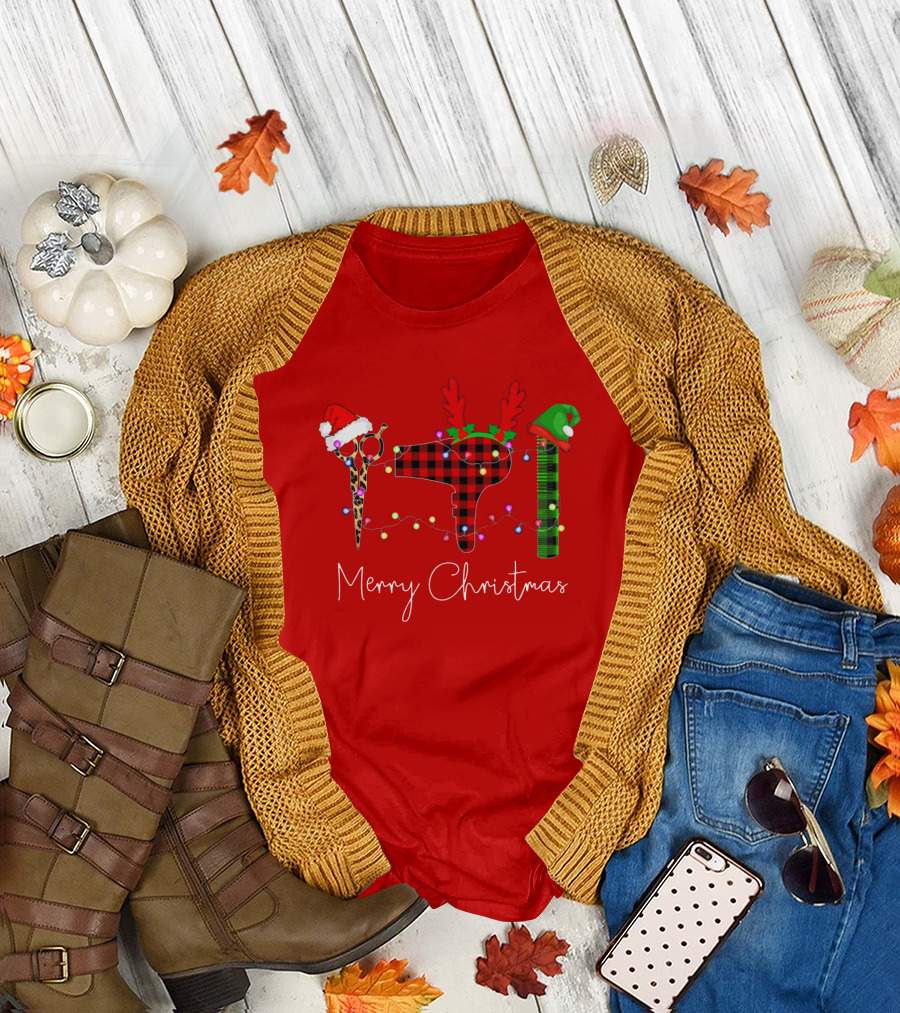 Hair Stylist Merry Christmas Scissors Dryer Comb Holiday Hat T-Shirt