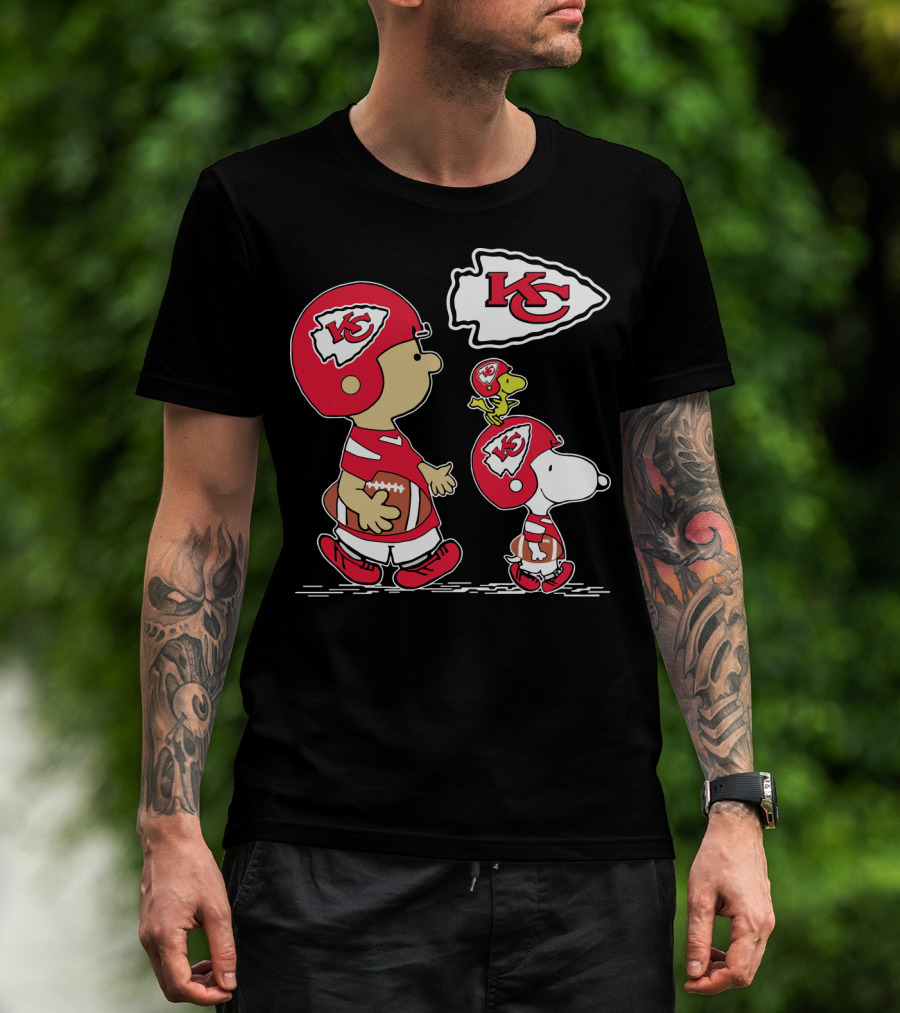 Kansas City Chiefs Christmas Peanuts Cute Football Characters T-Shirt