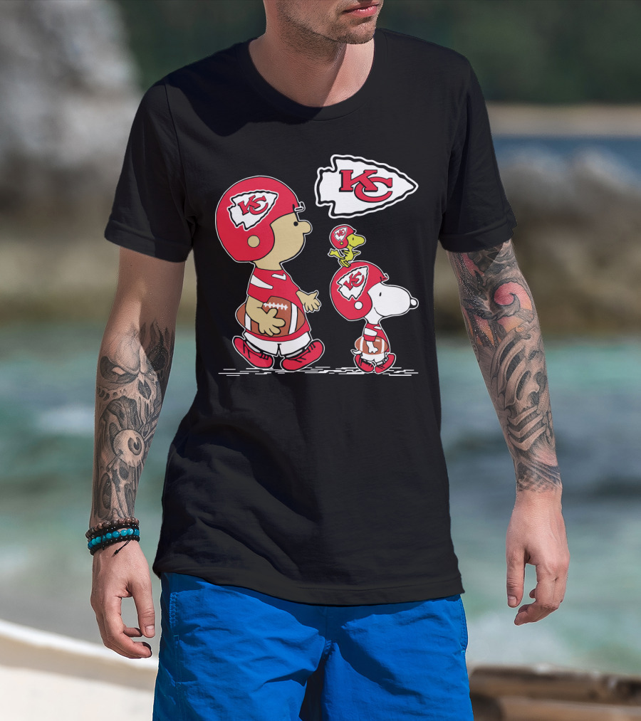 Kansas City Chiefs Christmas Peanuts Cute Football Characters T-Shirt