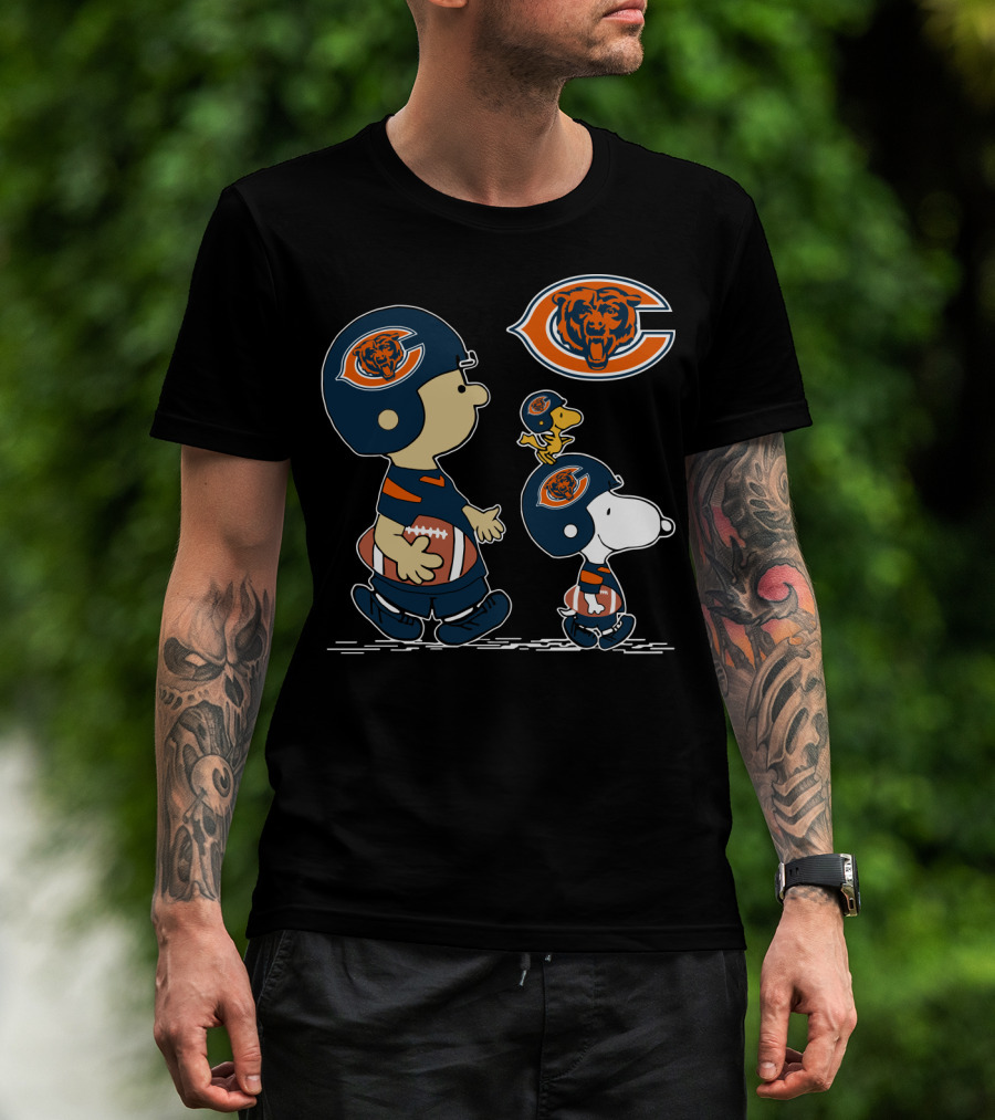 Chicago Bears Football Peanuts Christmas Snoopy Woodstock Helmet T-Shirt