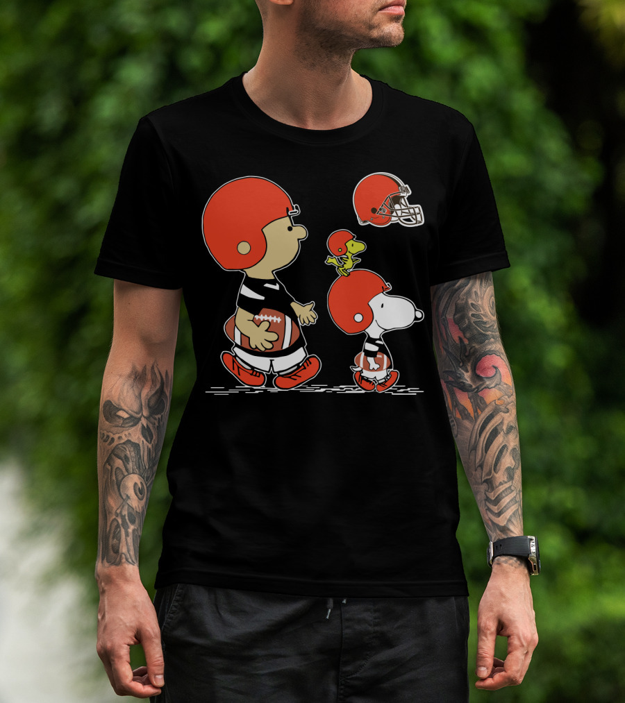 Christmas Peanuts Cute Football Snoopy Charlie Brown Cleveland Browns T-Shirt