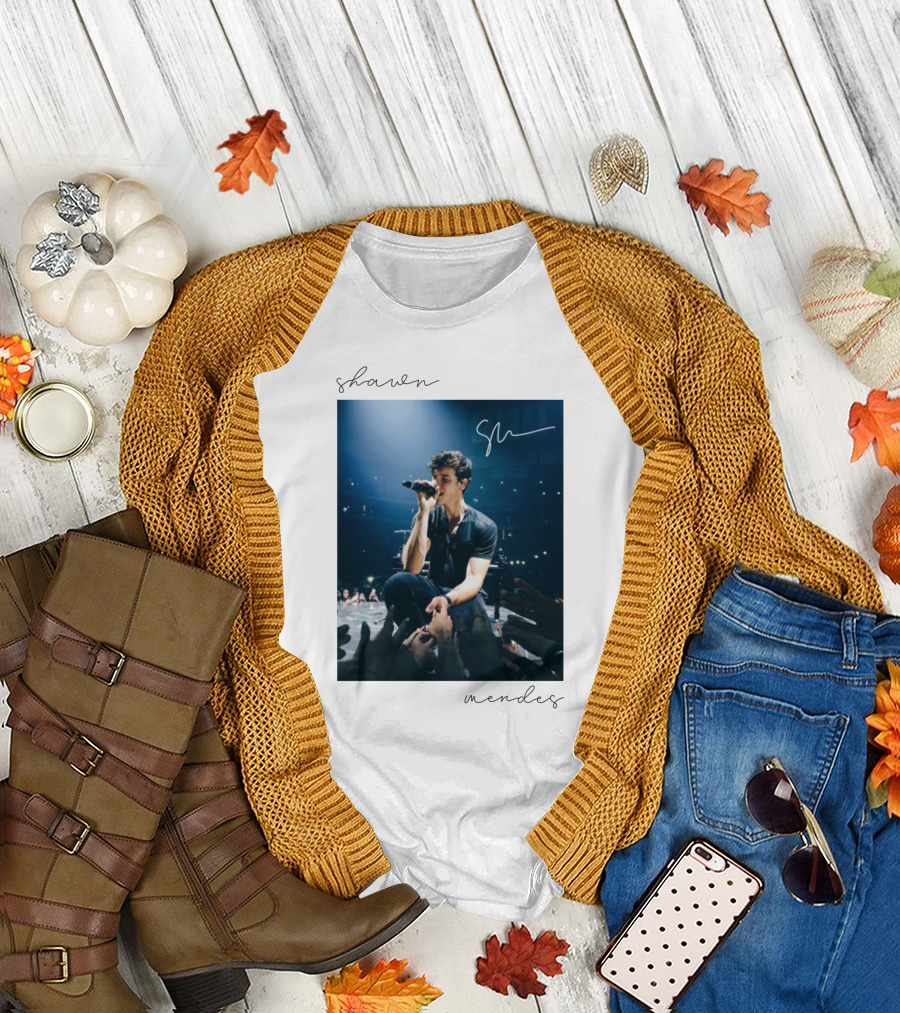 shawn mendes signature sm concert image T-Shirt