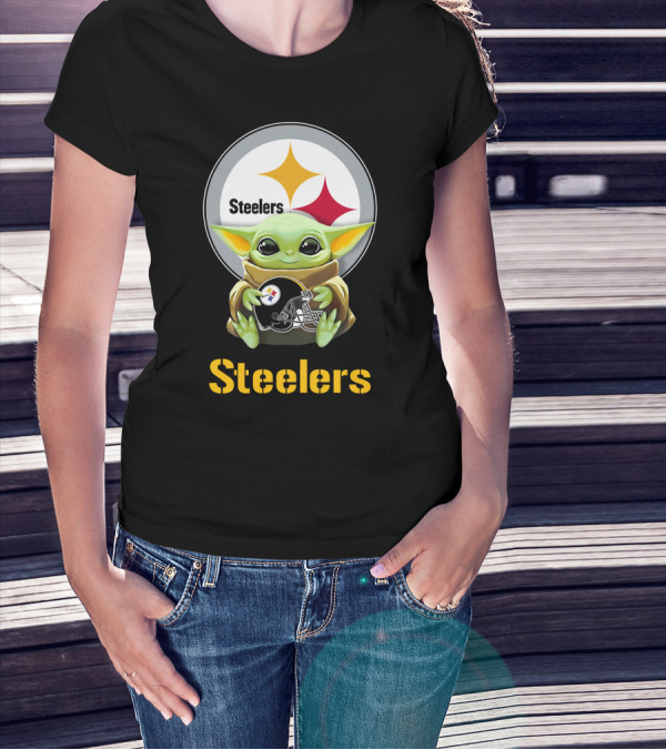 Baby Yoda Steelers Helmet Hug Steelers T-Shirt