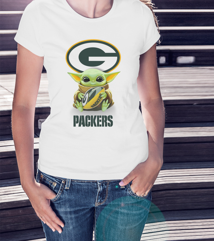 Baby Yoda Packers Hug Green Bay Football T-Shirt