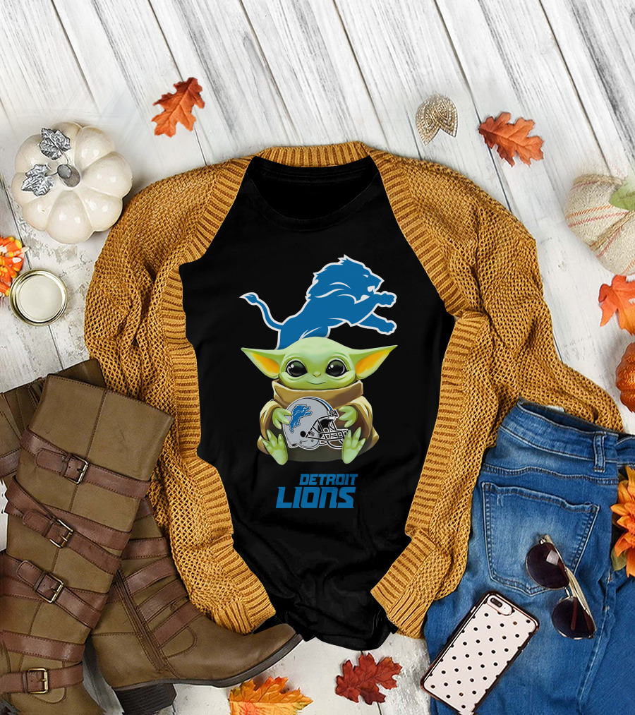 Star Wars Baby Yoda With Detroit Lions Helmet And Blue Lion T-Shirt