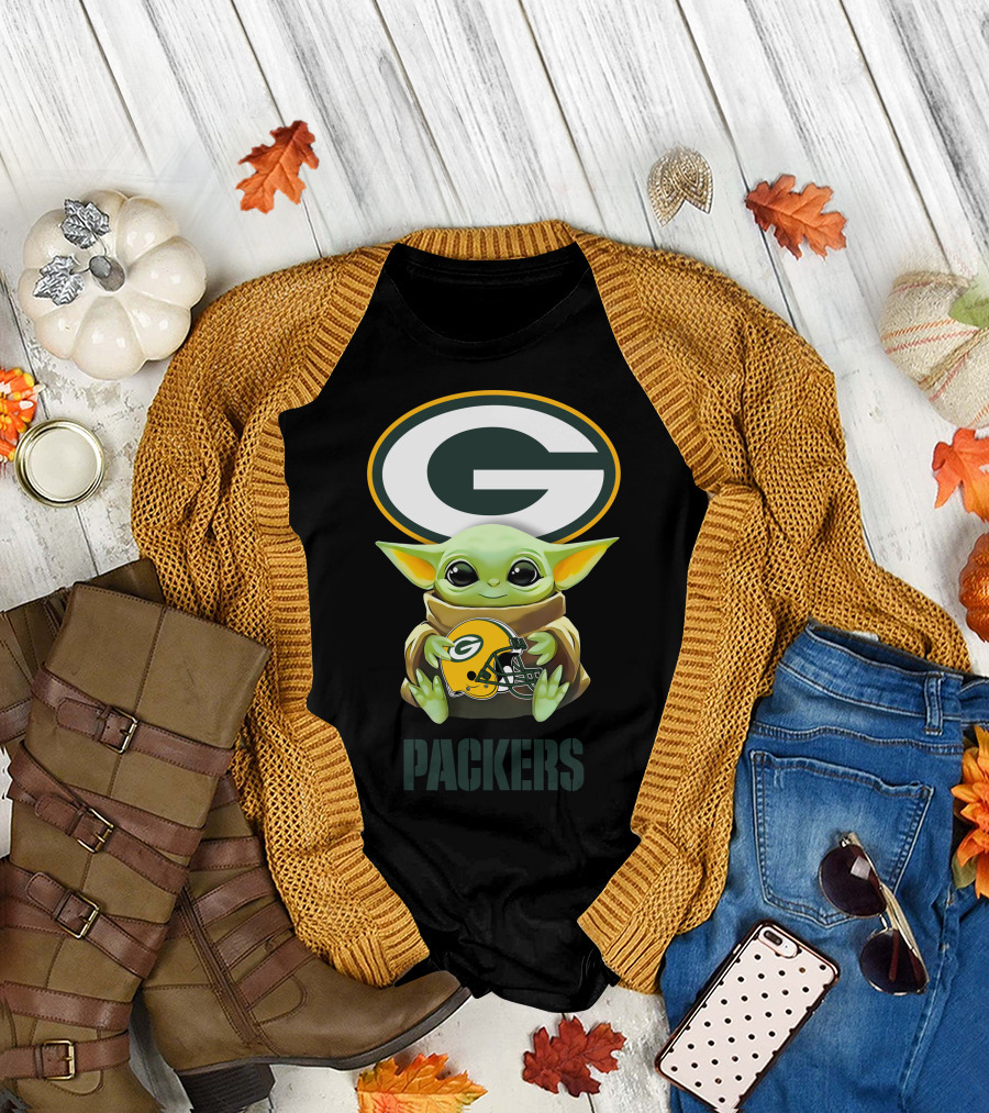 Star Wars Baby Yoda With Green Bay Packers Helmet And Logo Packers T-Shirt