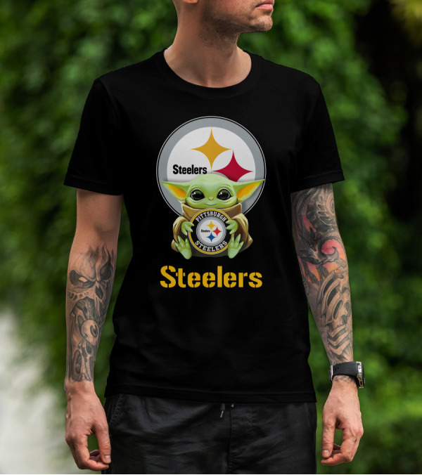 Star Wars Baby Yoda Hug Steelers Pittsburgh Steelers T-Shirt