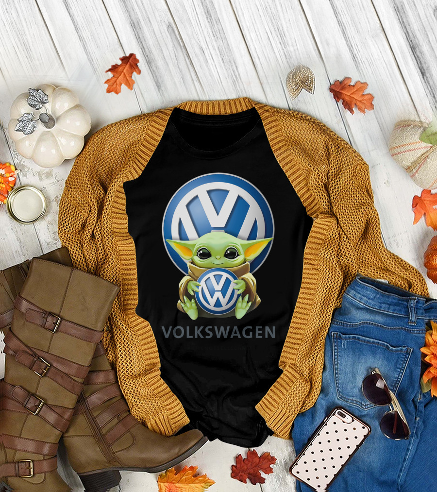 Star Wars Baby Yoda Hugging Volkswagen Logo Volkswagon Aktiengesellschaft T-Shirt