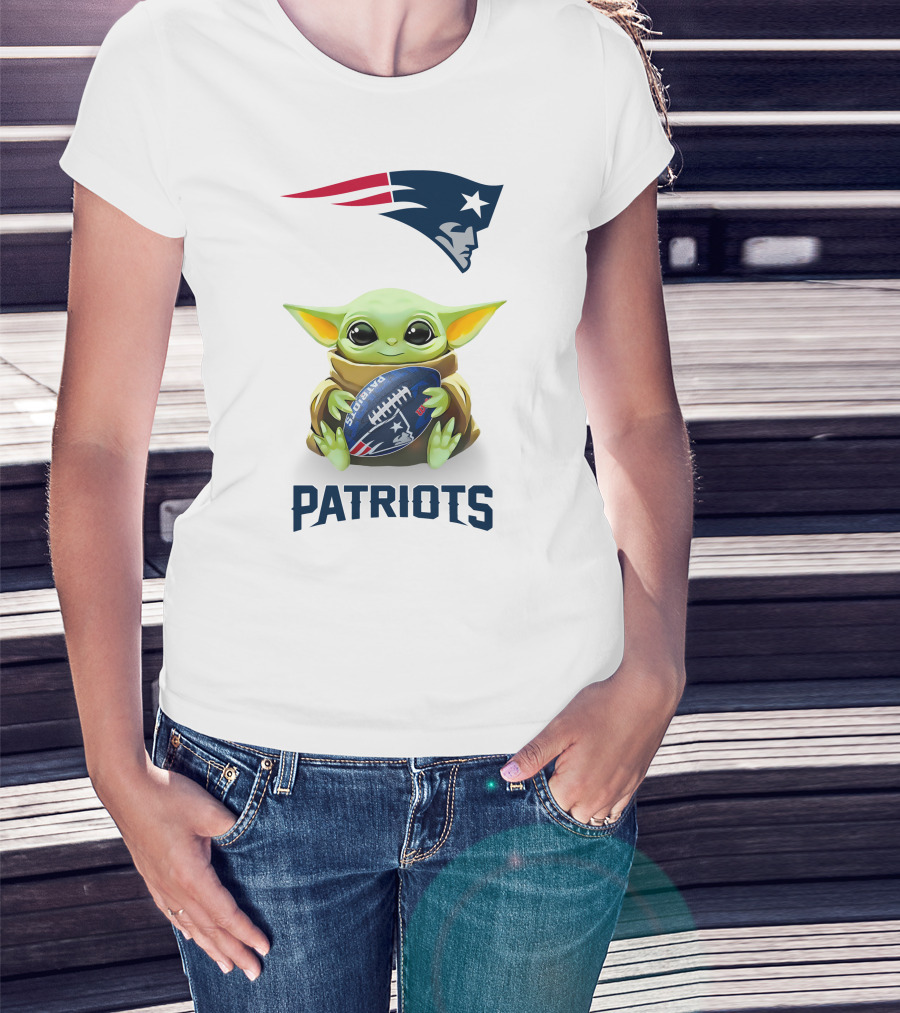 Baby Yoda New England Patriots Football Hug T-Shirt