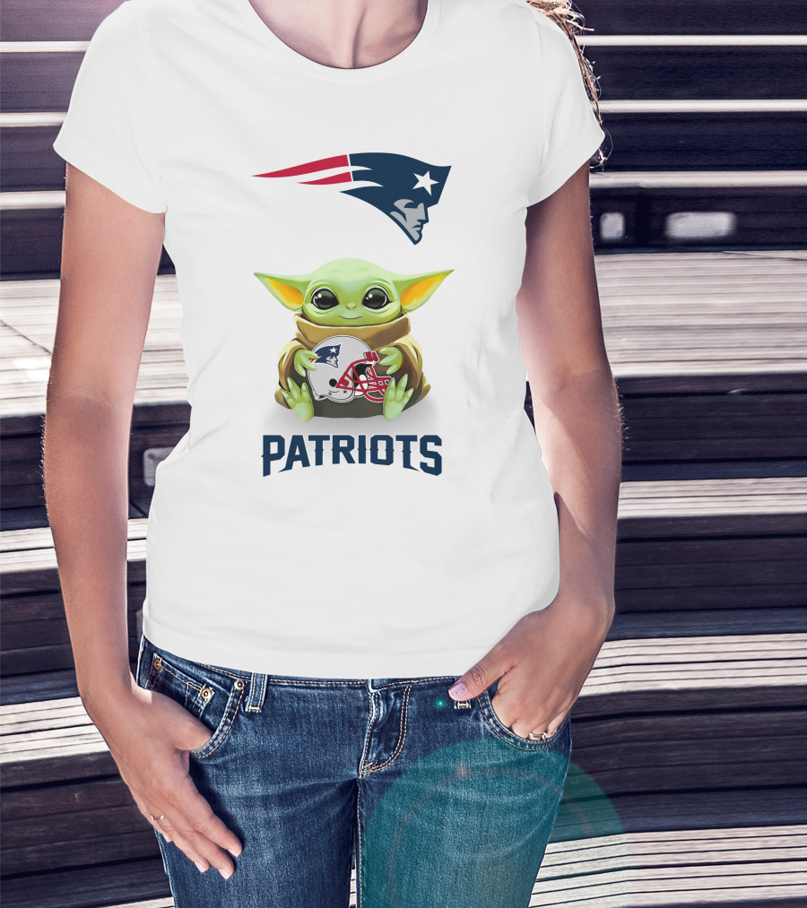Star Wars Baby Yoda Hug New England Patriots Helmet Patriots T-Shirt
