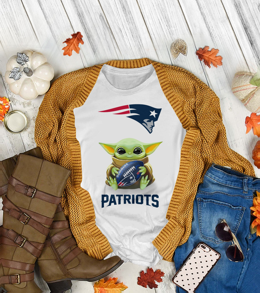 Star Wars Baby Yoda Hug New England Patriots Football Patriots T-Shirt